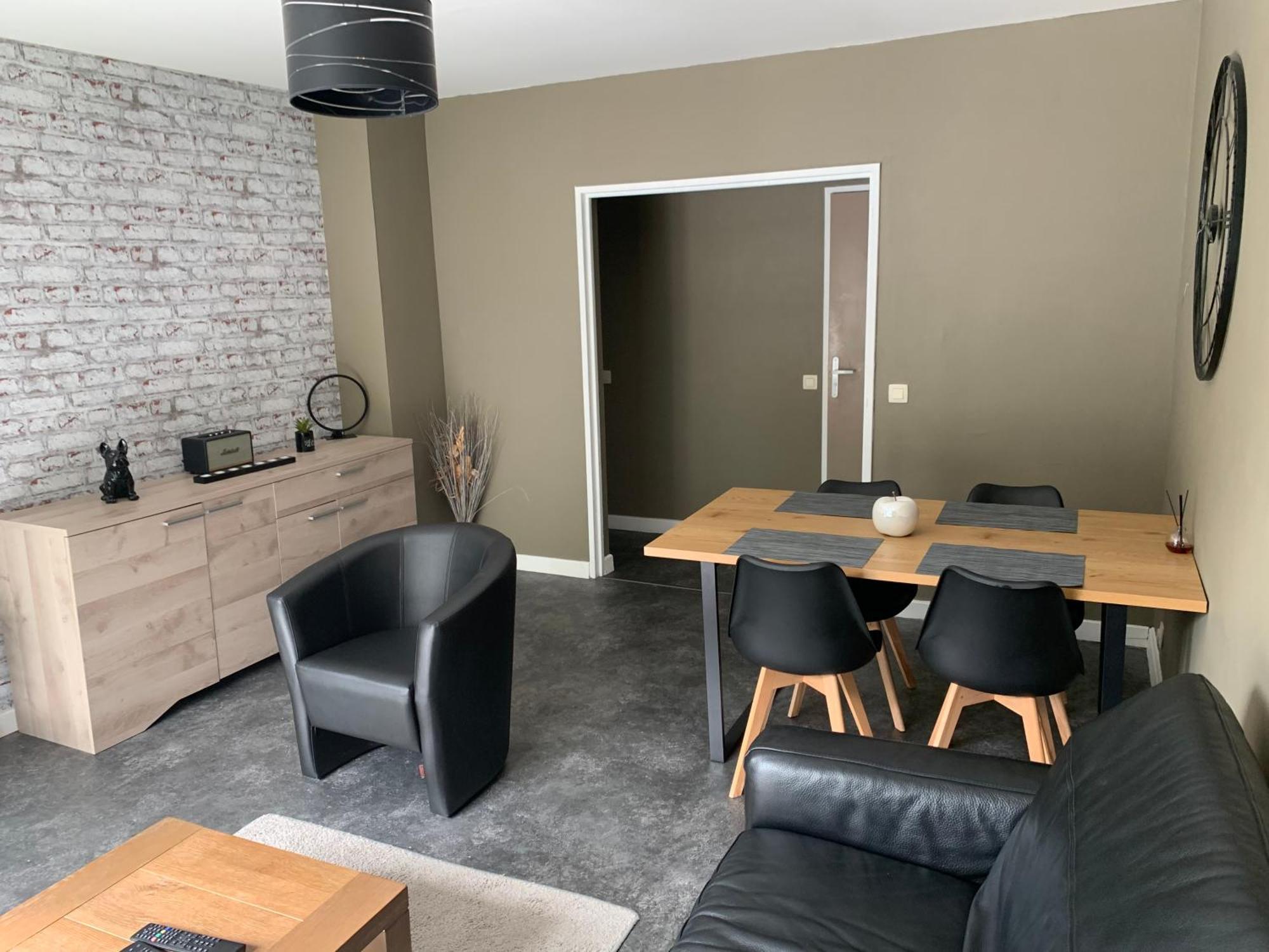 Appartement Tout Confort Dans Une Residence Calme Givet Exterior foto